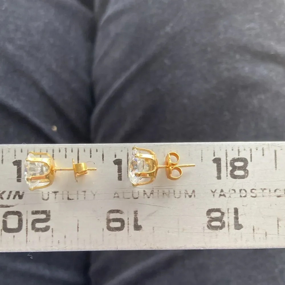 Vintage Cubic Zirconia 1/3 inch stone gold tone prong setting pierced earrings